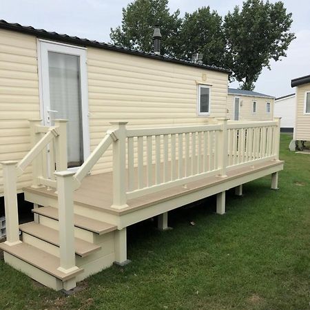8 Berth Caravan Hotel Clacton-on-Sea Exterior photo