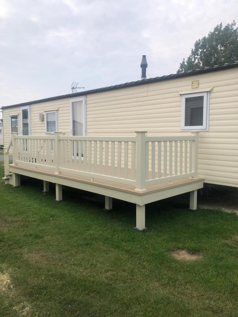8 Berth Caravan Hotel Clacton-on-Sea Exterior photo
